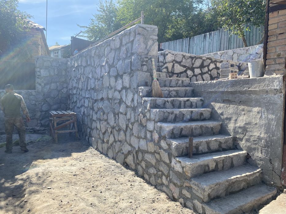 Бут, бутовий камінь, паркани,фундаменти, опорні стіни сходи під ключ!