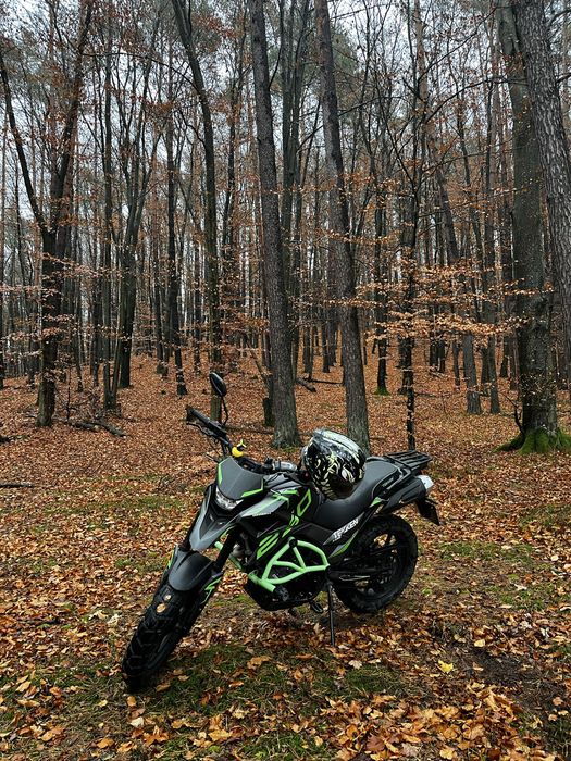 Добре їде нічого робити не потрібно. Сів поїхав все світить вс працює