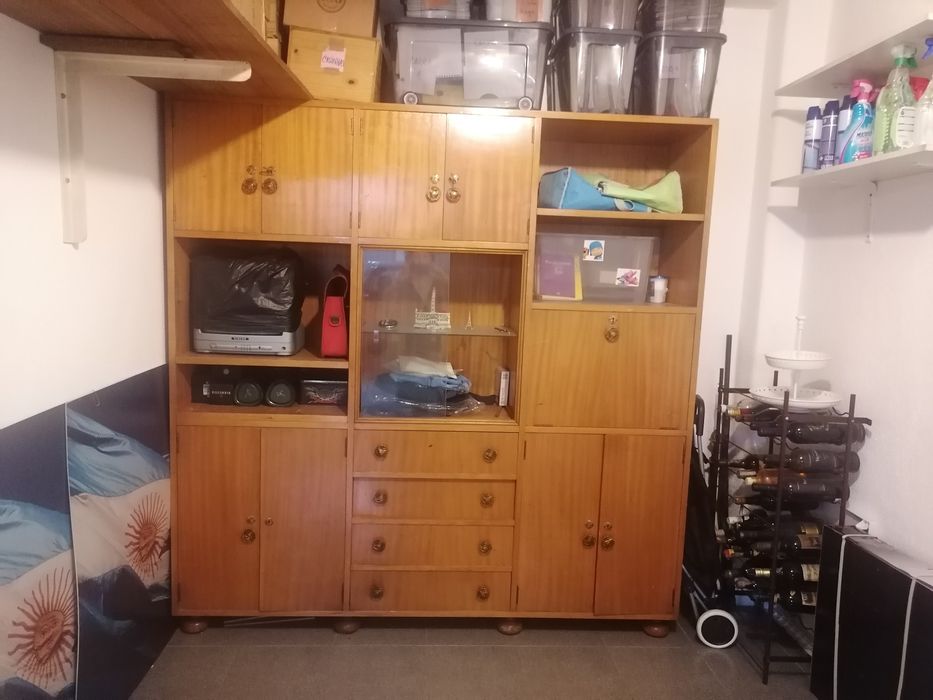 Vende-se movel em madeira maciça