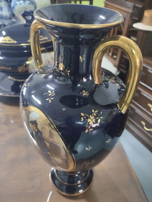 Peça decorativa em porcelana