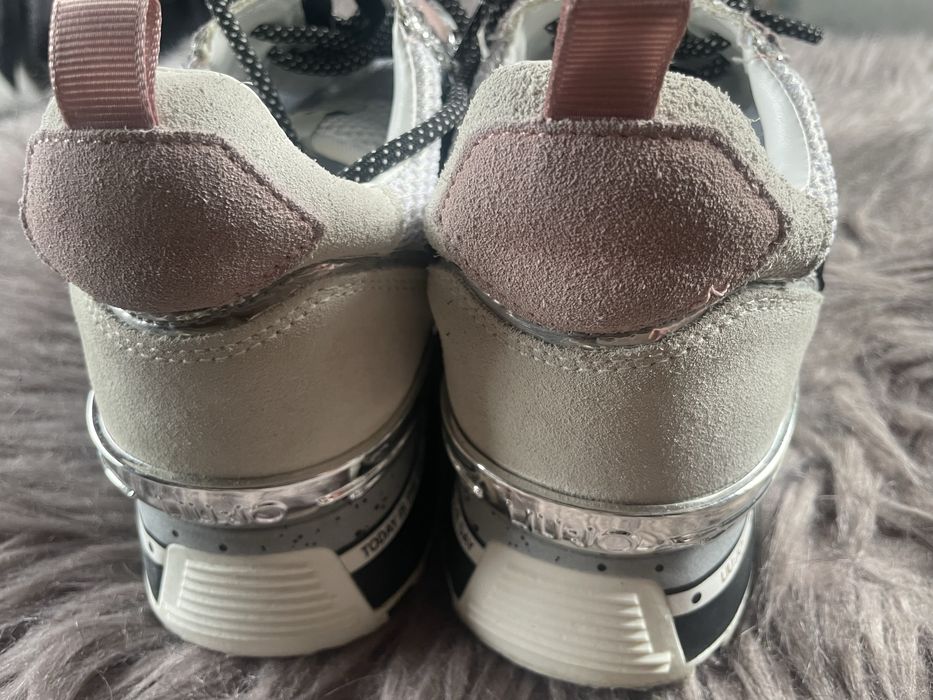 Raz ubrane cudowne buty Liu Jo 39