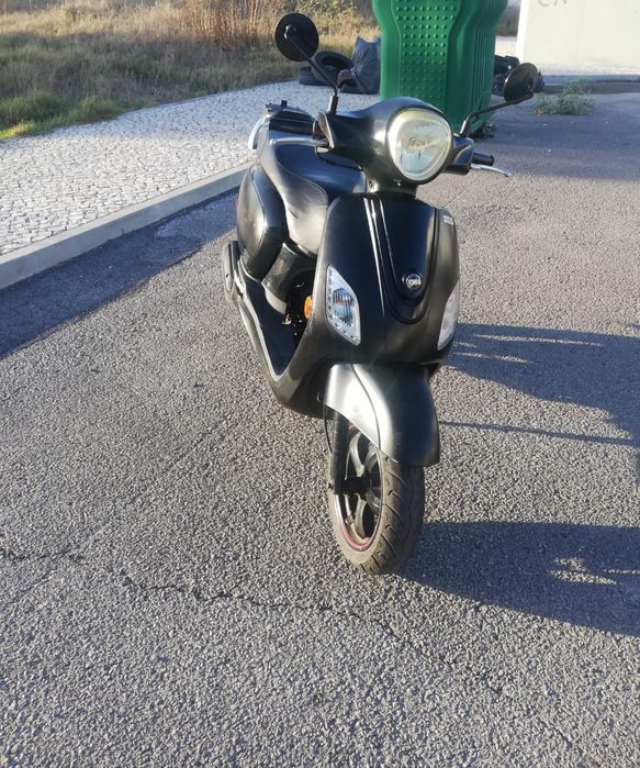 Sym fidlle 50 a trabalhar