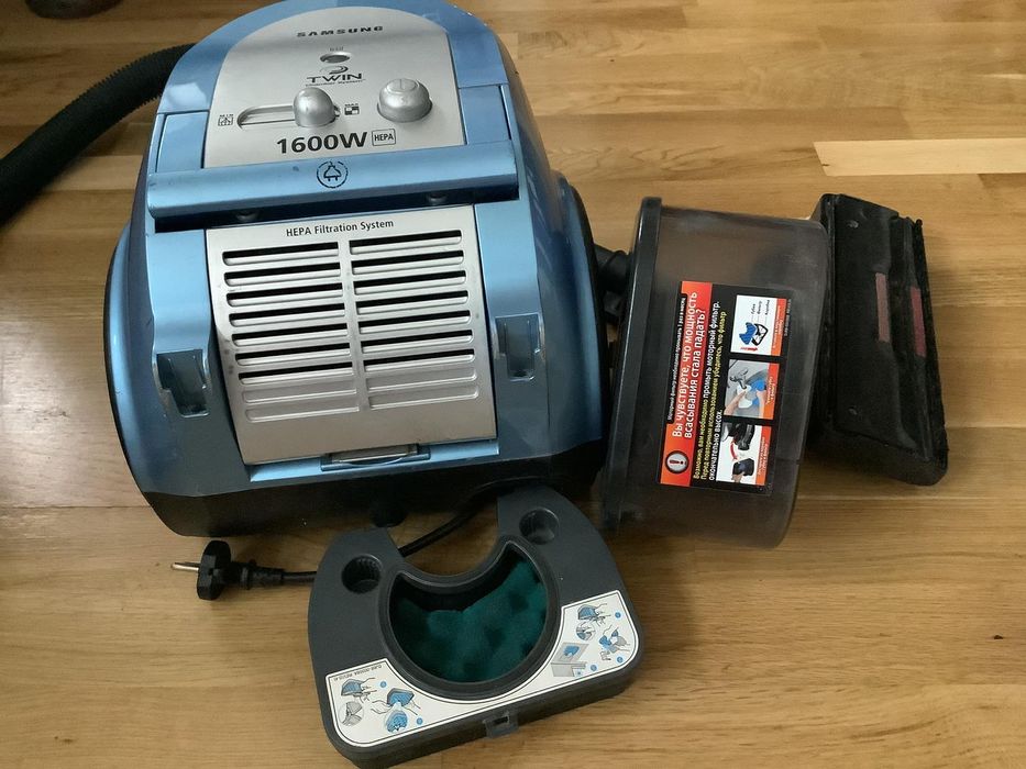 Пилосос  "Samsung 1600w"