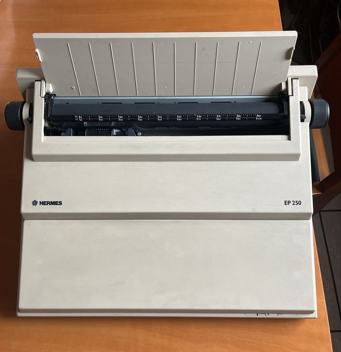 Maquina de escrver eléctrica
