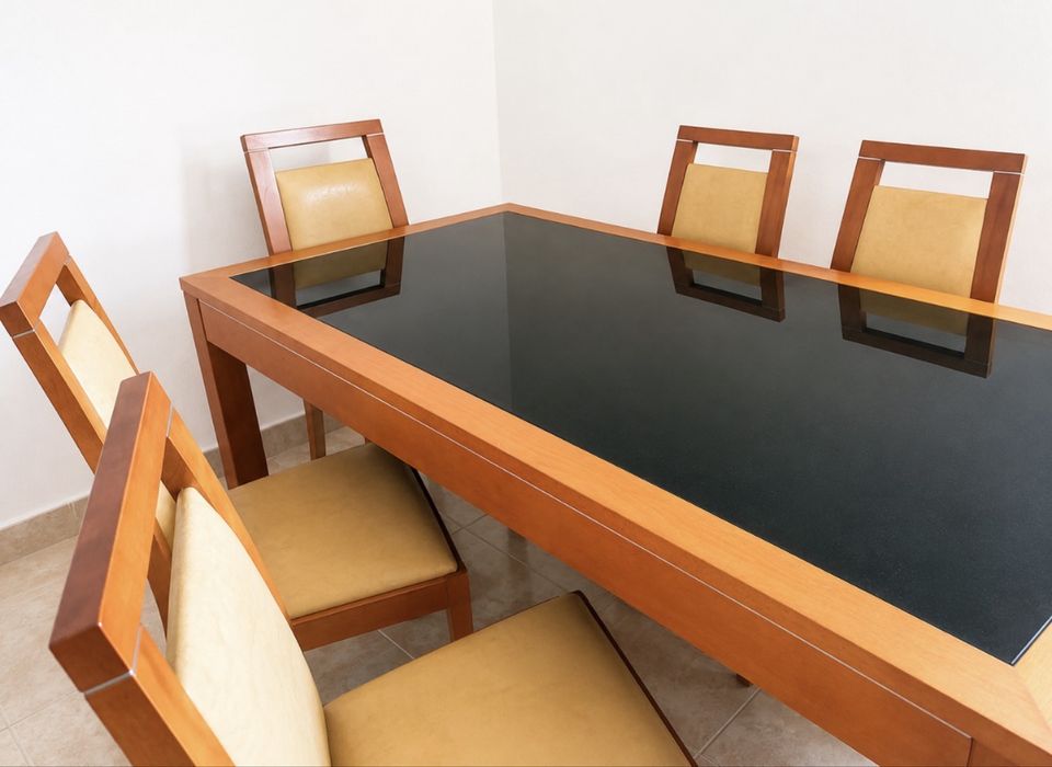 Mesa de jantar + 6 cadeiras