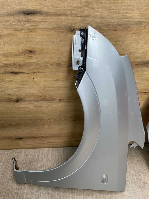 Błotnik przedni lewy, prawy Opel Meriva A kolor z157