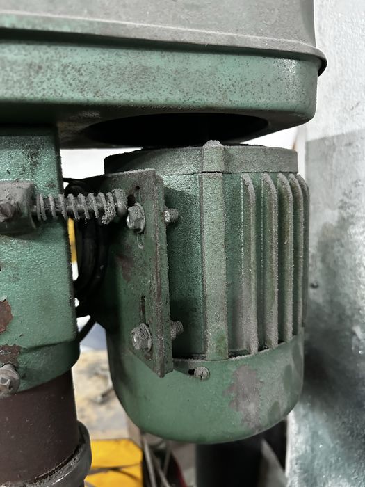 Furadeira de Coluna DP16UL – 3/4 HP | 13” Swing