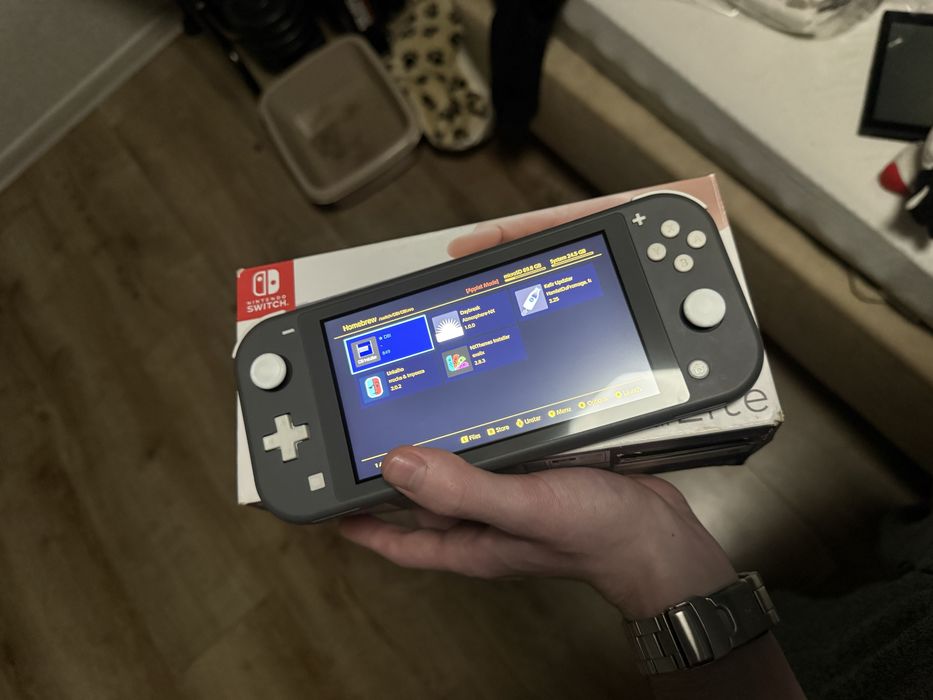 Nintendo Switch Lite 128gb K€F1R