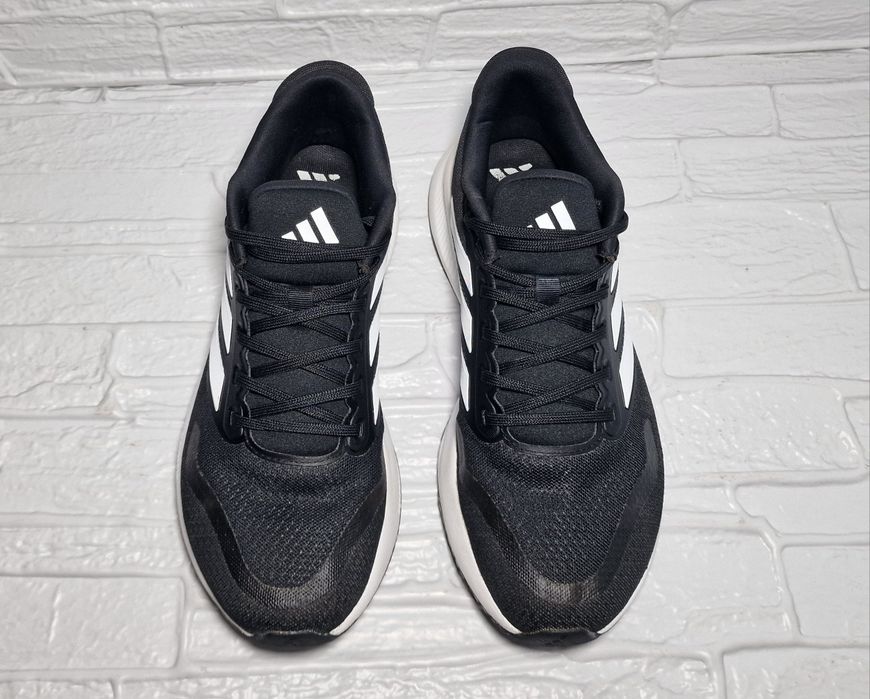 Бігові кросівки Adidas (40 розмір)