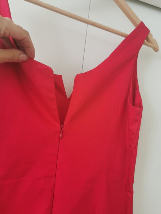 Czerwona sukienka na lato seksi