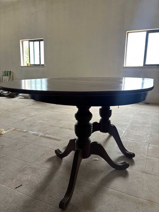 Mesa Classica extensivel de madeira mogno