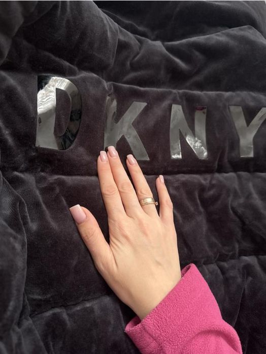 Курточка пуфер DKNY