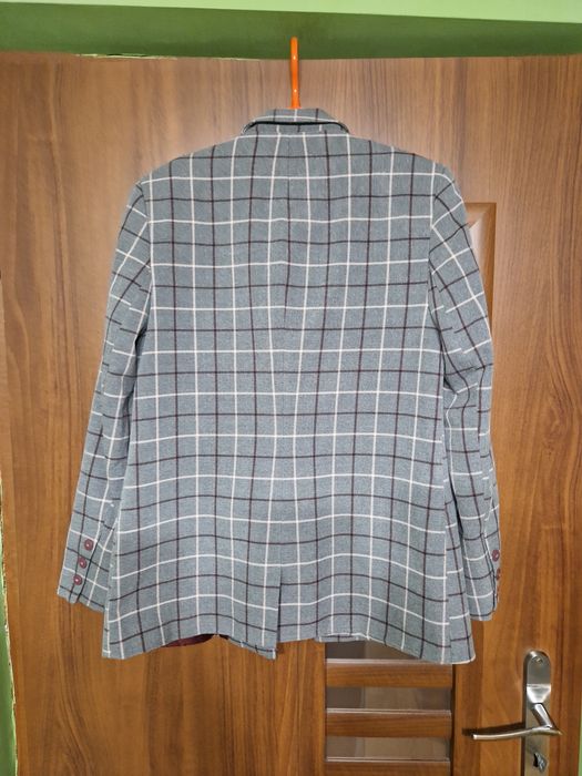 Garnitur damski szary w kratkę (żakiet 38, spodnie 40)
