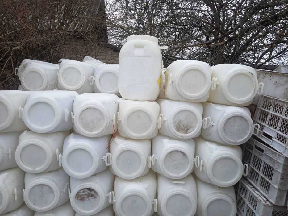 Бочка пластикова 50л. б.у