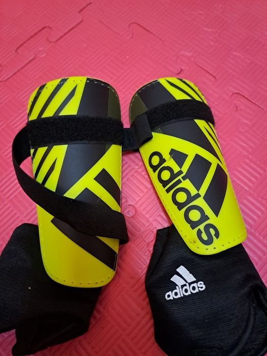 Caneleiras futebol adidas