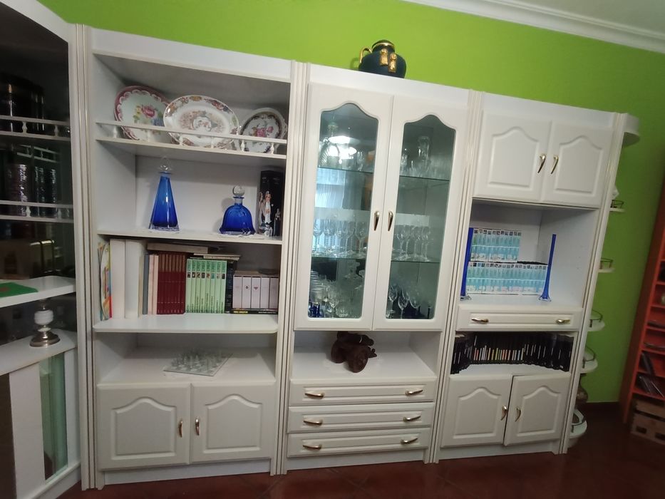 Estante branca de 4 módulos