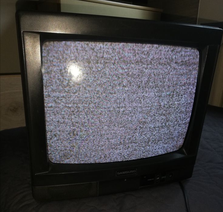 Mały telewizor kineskopowy Samsung