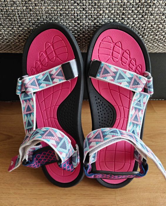 Damskie sandały Martes Essentials Mercheto Wo's r. 40 nowe