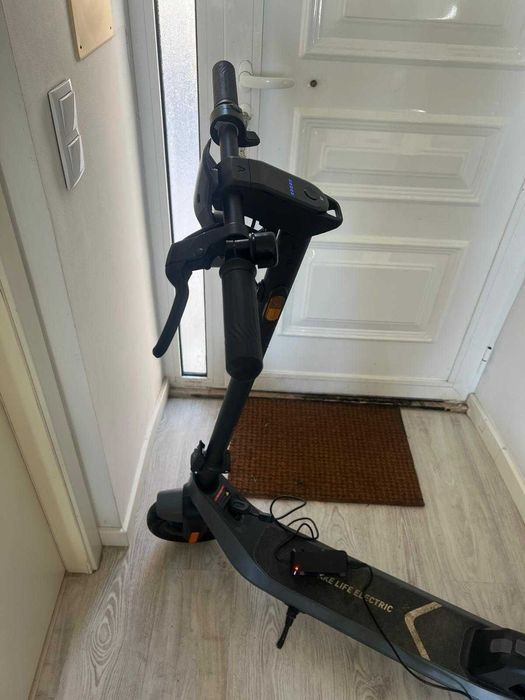 Trotinete Elétrica NIU KQi2 Pro 300W + Capacete + Corrente Lock – 350€