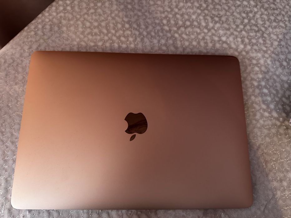 MacBook Air 2020 8/256 ГБ