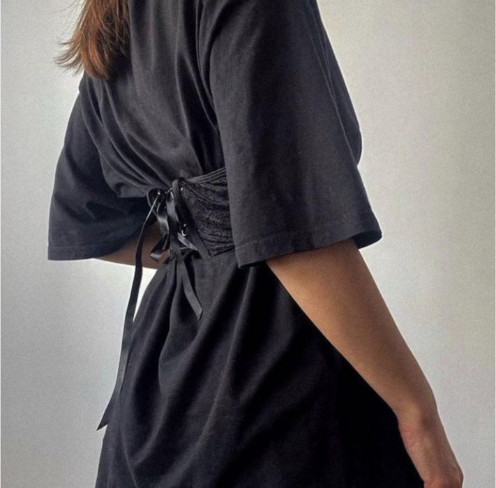 Стильний, жіночий корсет з декоративними перлинами