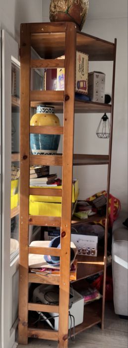 Urgente  Armario de canto em madeira macica