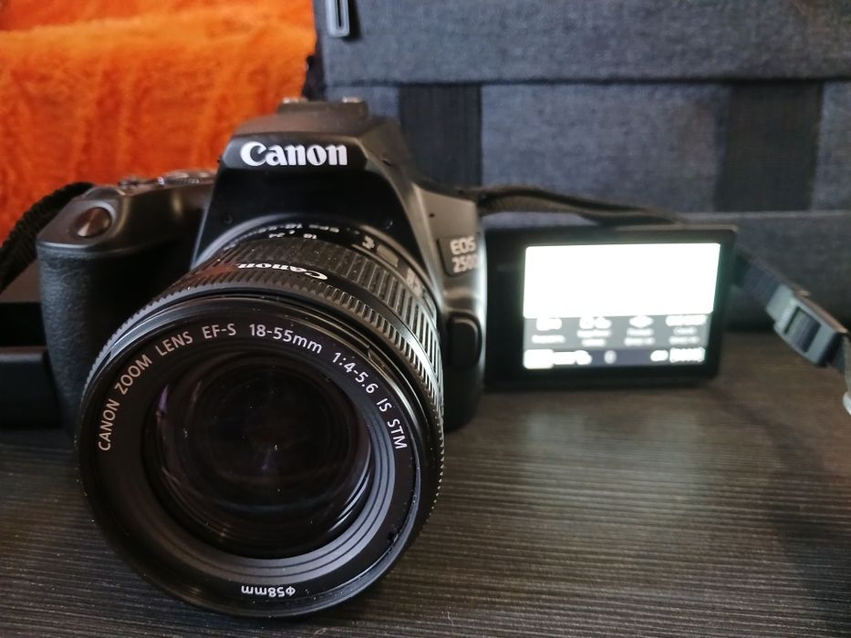 Canon eos 250d б/у. Куплений у 2024 р.