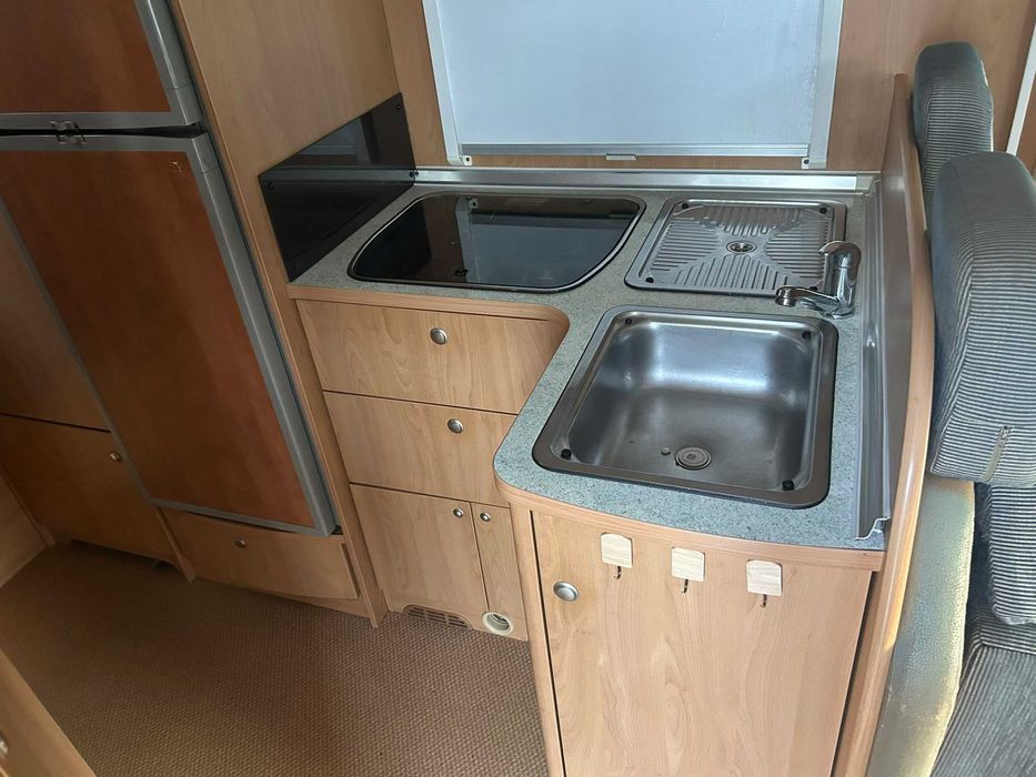 Aluguer Autocaravana 4 pessoas / 6 dormidas