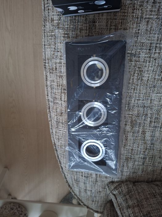 Lampa sufitowa trzypunktowa