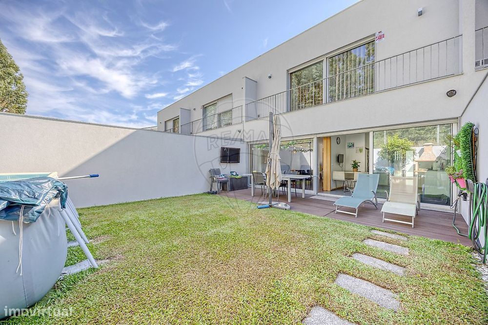 4-Bedroom House (T4) for Sale