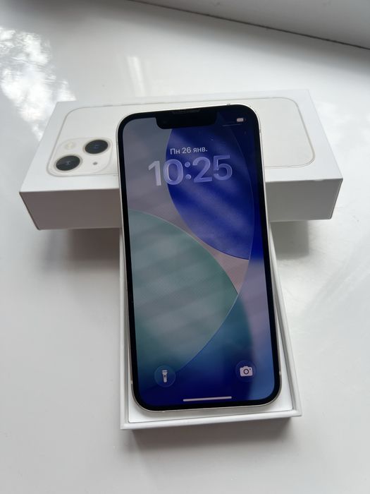 iPhone 13 mini.