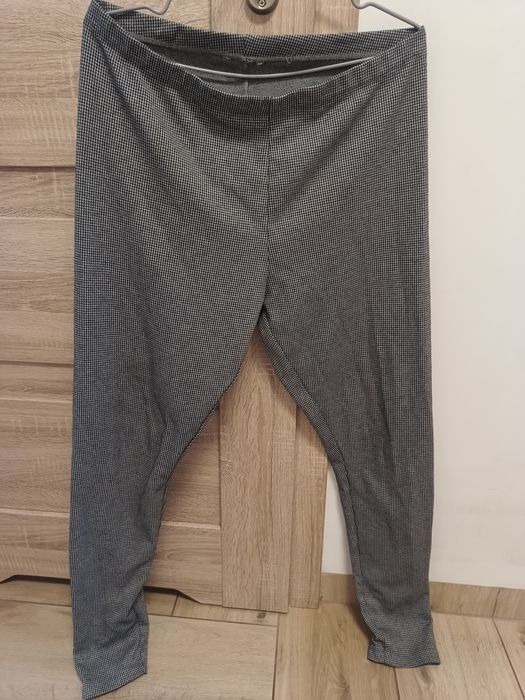 Damskie materiałowe spodnie na gumkę legginsy w ozdobną pepitkę wzór
