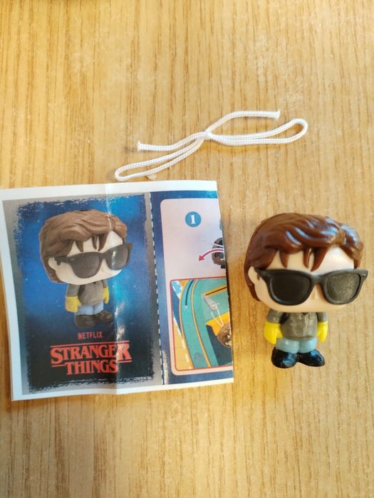 Vendo ou troco estes 6 Kinder joy Funko Stranger Things