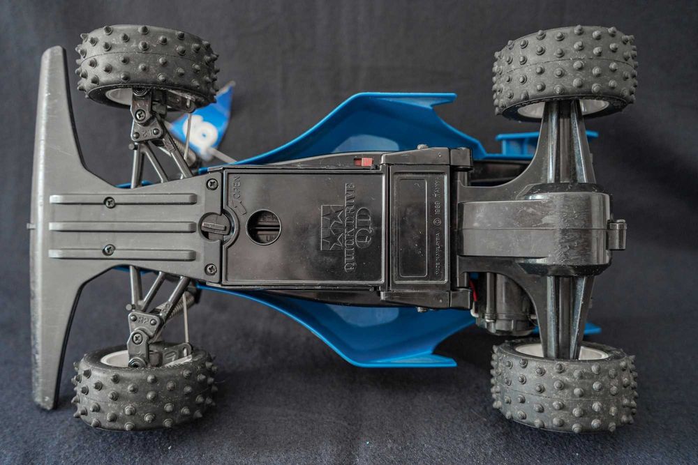 Carro telecomandado Tamiya Avante 2001 QD escala 1:14 (vintage)