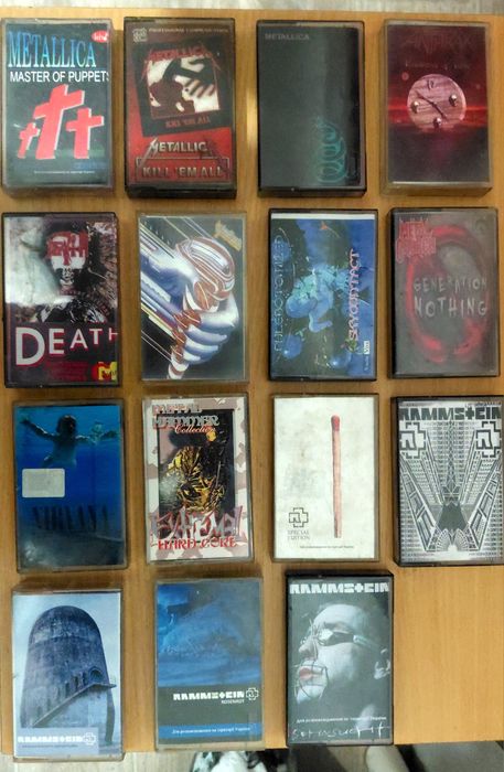 Касети с записами рок гуртів