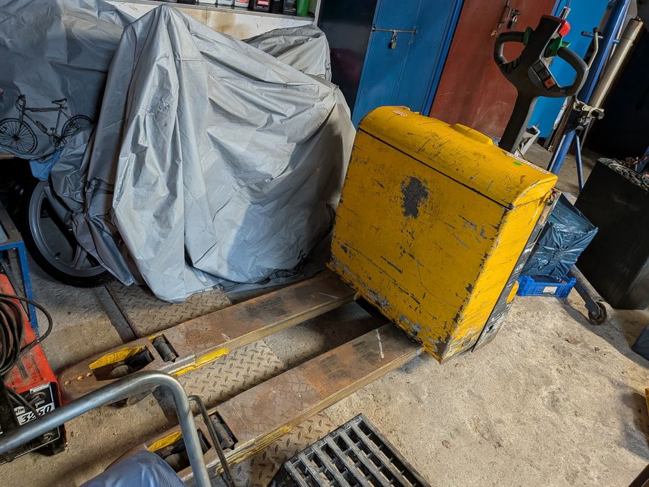 Sprzedam sztaplarka akumulatorowa