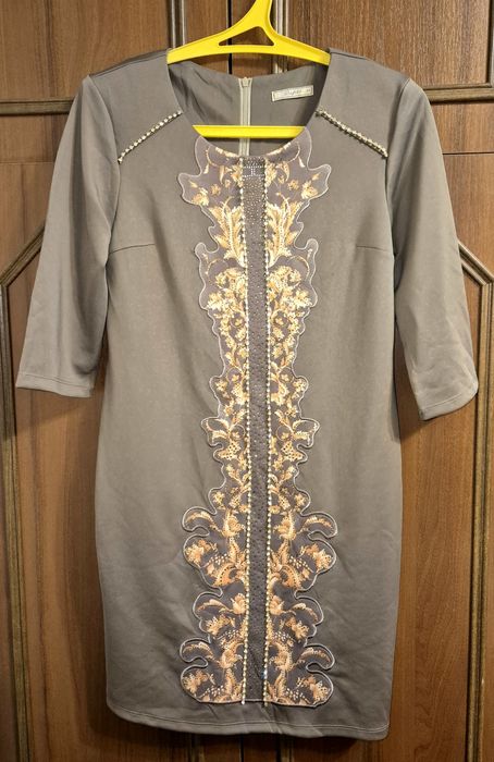 Святкова сукня зі стразами розмір 44