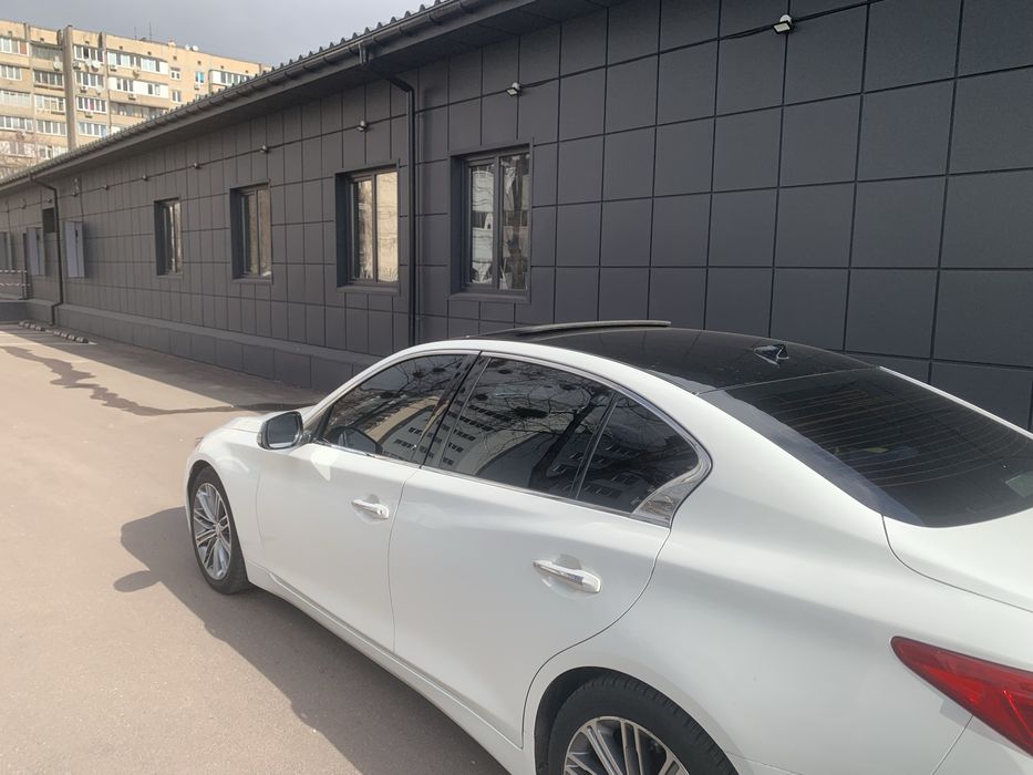 Продам финика Q50 в отличном стане