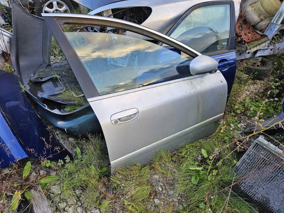 LEXUS IS200 99-   Drzwi PP  Prawe Przednie Lewe