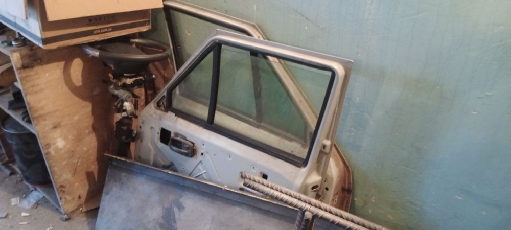 Двери,капот,ляда jeep xj