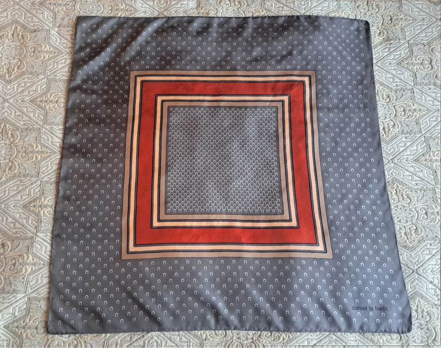 Daniel la Foret 100 % silk.  France Винтажний платок.