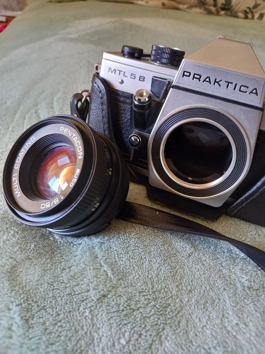 Câmara fotográfica marca Practika