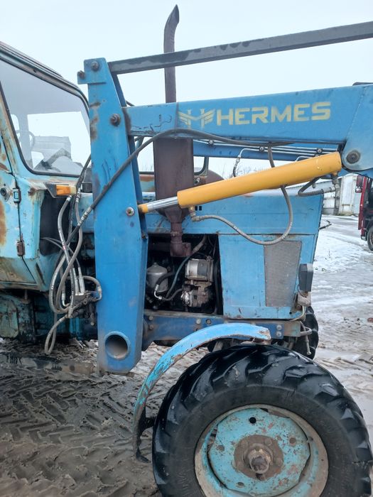 Фронтальний погрущик на мтз