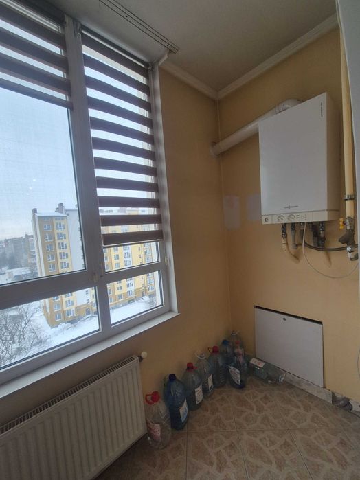 Укомплектована 3-кімнатна квартира в обжитому будинку.