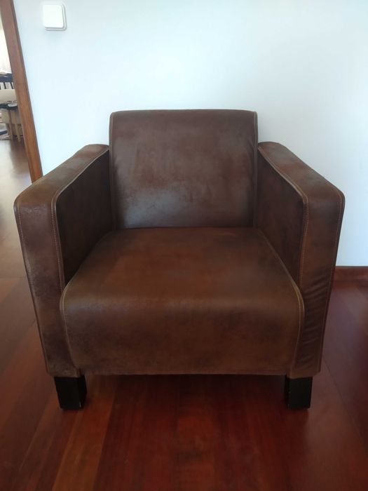 Poltrona vintage de camurça castanha