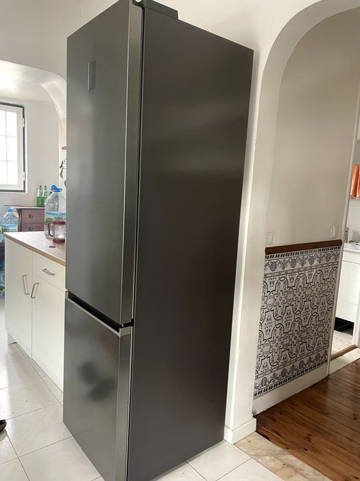 Frigorífico Combinado SAMSUNG RB38C672CS9/EF (No Frost