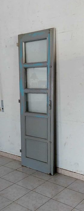 Antiga Porta de Interior Vintage. Ferragens Originais!