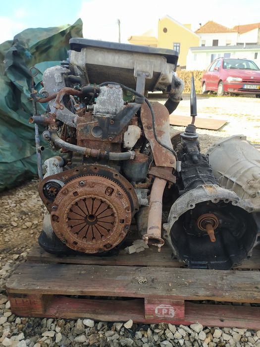 Motor e caixa Isuzu 3.1 TD