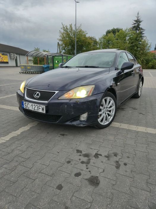 Lexus IS