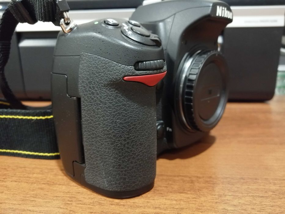 Nikon D300 (пробег 10к)